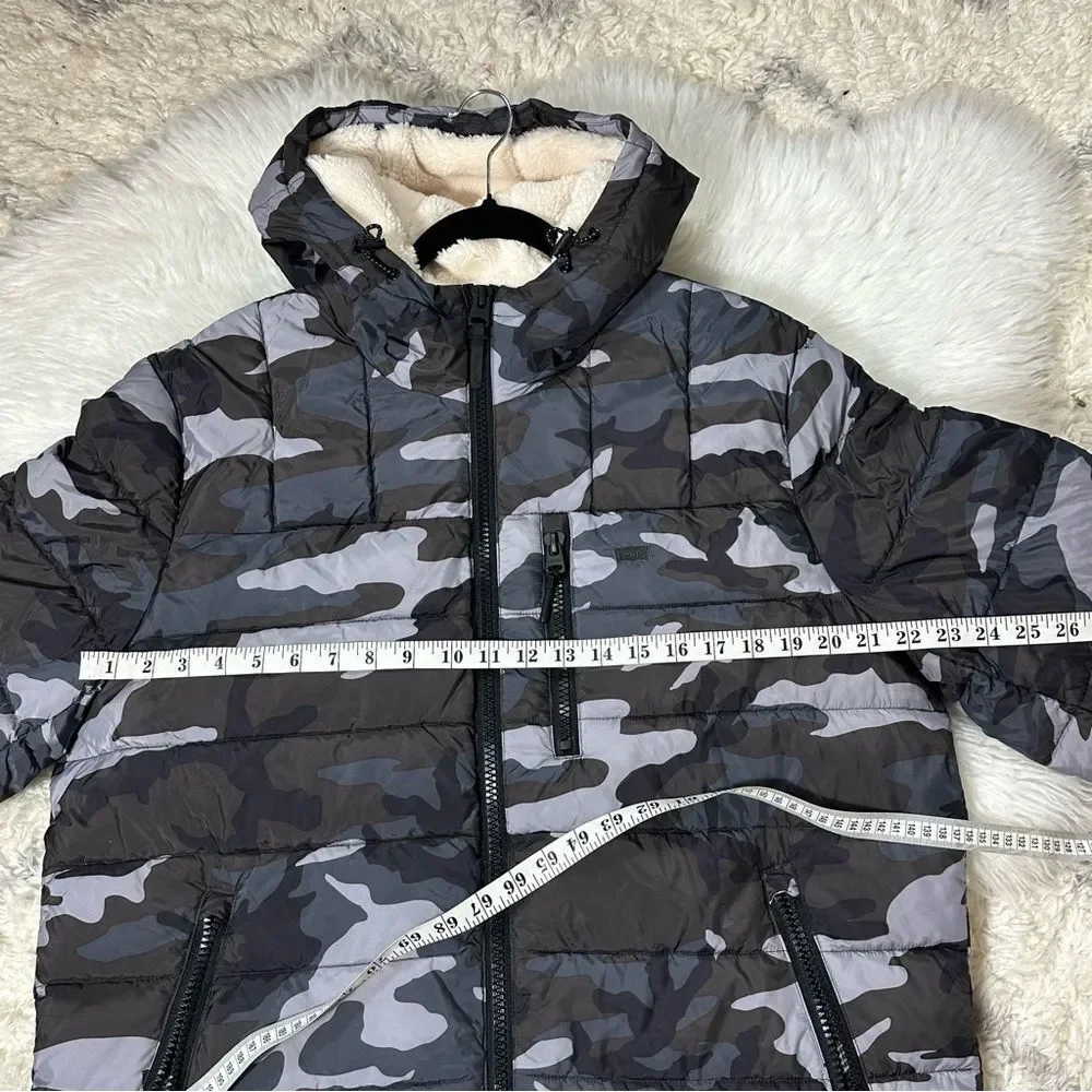 Levi's puffer camouflage Jacket